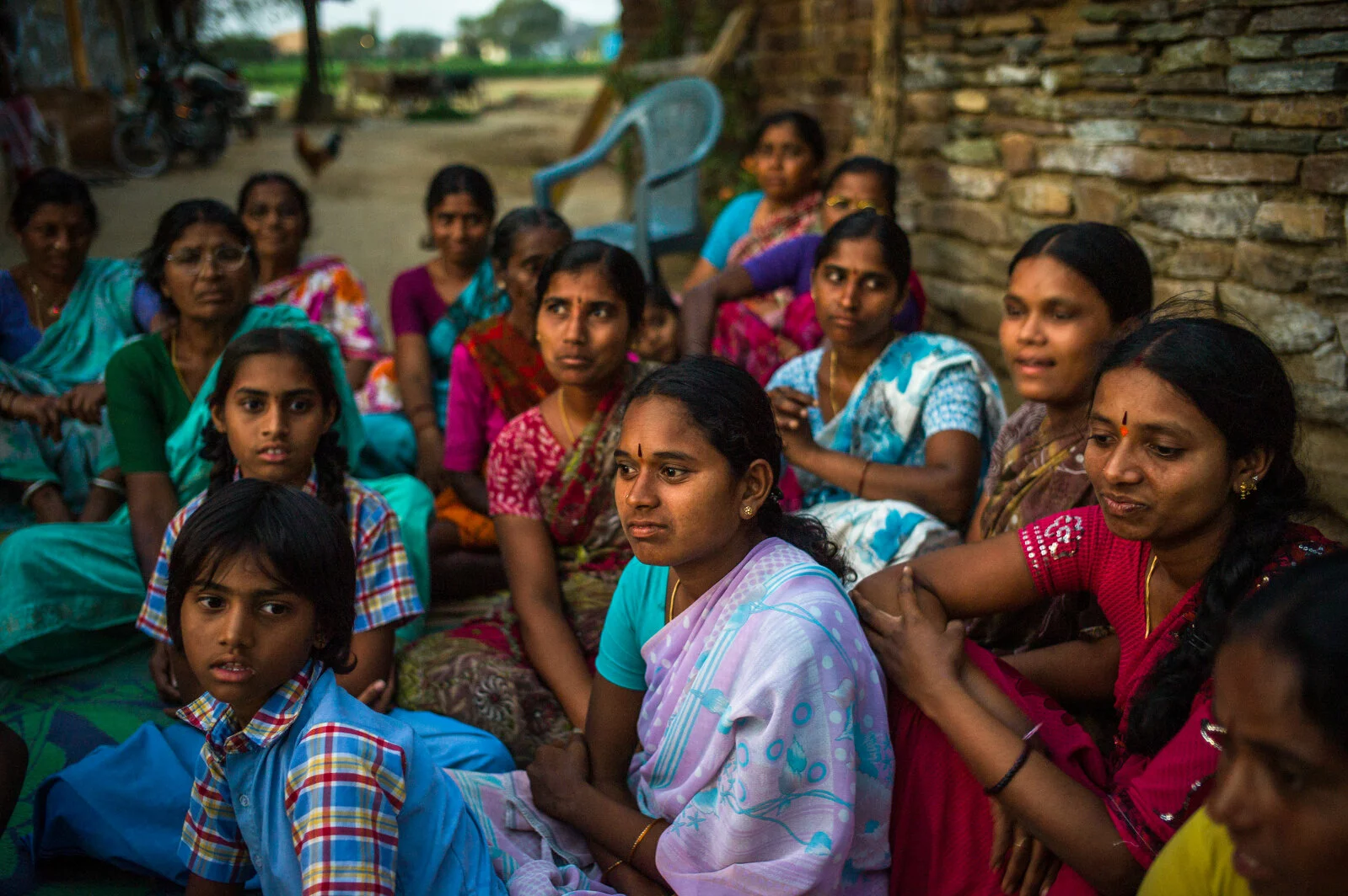 women gather to speak to the sarpanch (elected leader) at a public meeting in Warangal district in Andhra Pradesh, India. 2024/08/20130226sdas-safewater-hyderabad-121.jpg 